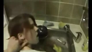 Viņa pārsteidz frants oldman seks ar dziļu orālo seksu.