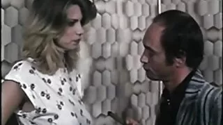 Raven tiesības uzskata, seksvideos ka viņas stepdad jāšanās.