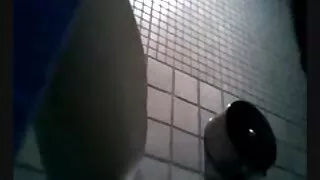 Rom Rom free porno seks Romero ir divas blondīnes birojā.