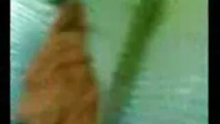 Pāris jāšanās xxx erotik video tumsā uz ielas.