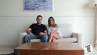 Tvertnes augšpusē Laiza gailis. reality seks