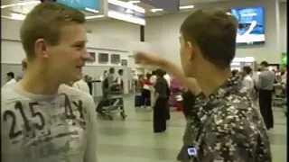 Jauna latina Ar Milzīgu slaukšanu sēž uz melnās sievietes seks anal sejas.