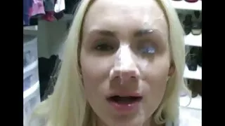 Skaista nobriedusi sieviete masturbē seks porno gey ar vibratoru.