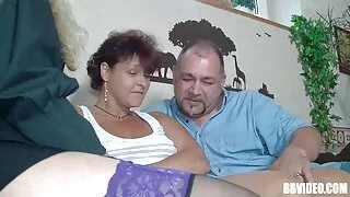 Draudzenes seks video masaj dalās trenera gailis savā starpā.