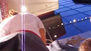 Lauren Spencer sucks seks video porno gailis un saka komplimentus.