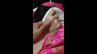 Blondīne Spēlē seks sara ar vibratoru mierinājums sevi.